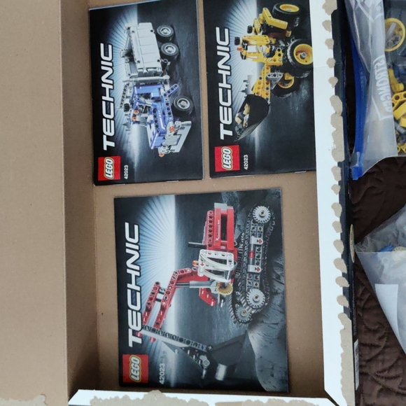 LEGO Technic 42023 Construction Crew - Picture 5 of 6